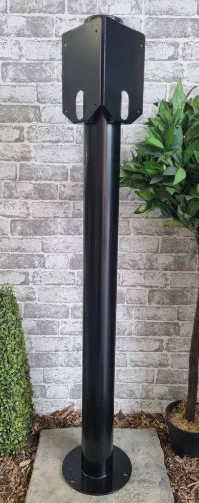 Easee twin cylinder post, plinth base