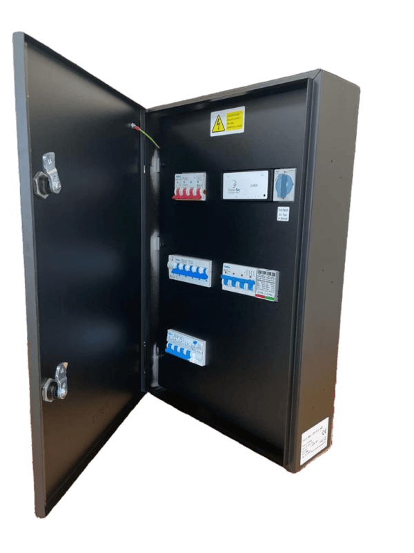 matt:e ARD-1-40-TP-R-SPD Connection centre with O-PEN®, automatic reset 5 pole isolator with 40A TPN Type A RCBO & Type 2 SPD .